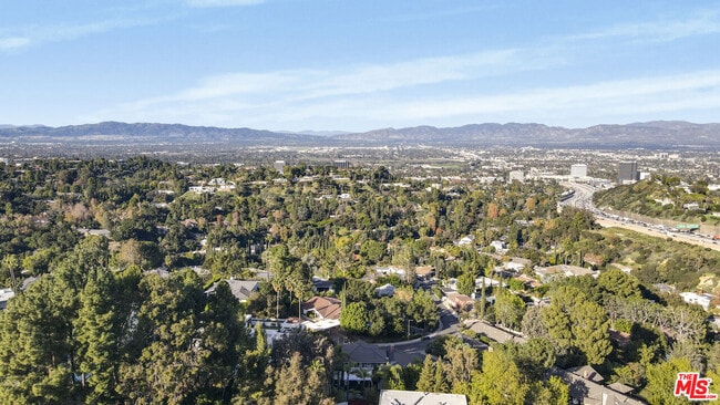 Building Photo - 3690 Crownridge Dr