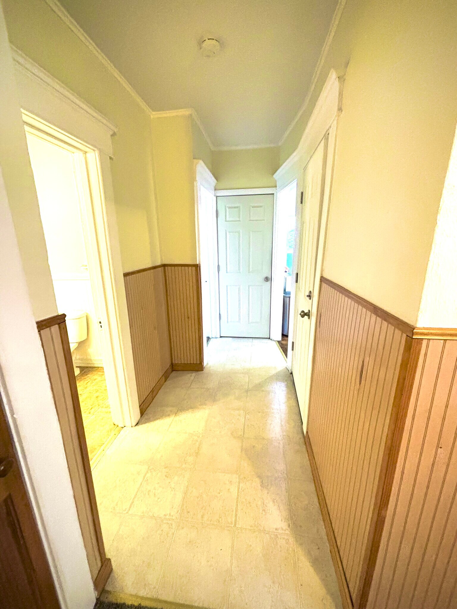 Interior Hall - 220 Stevenson St