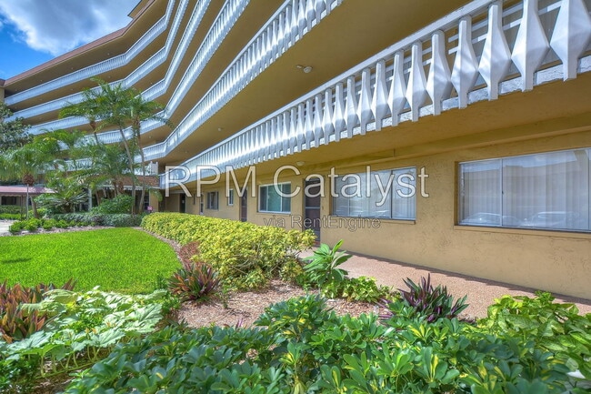 Building Photo - 8950 Park Blvd