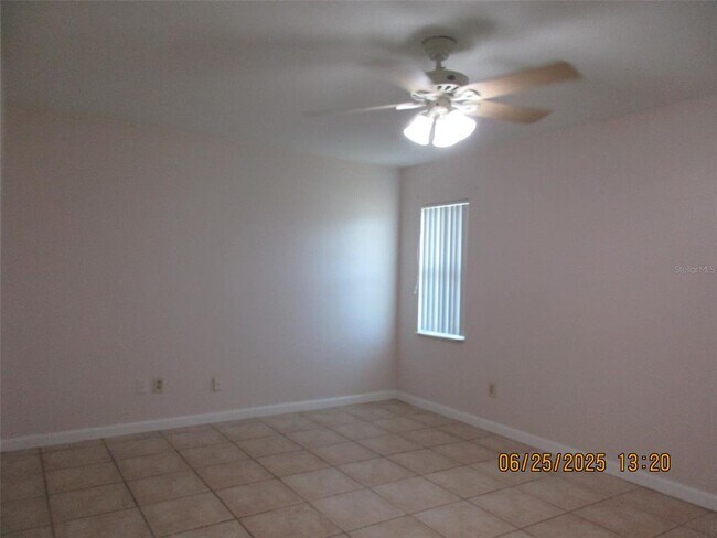 Building Photo - 154 Tulip Way
