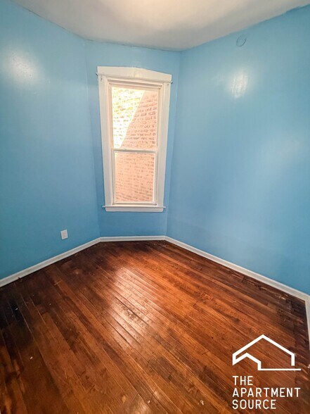 Building Photo - 1426 S Avers Ave