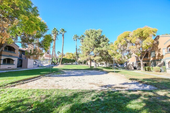 Building Photo - 211 Mission Laguna Ln