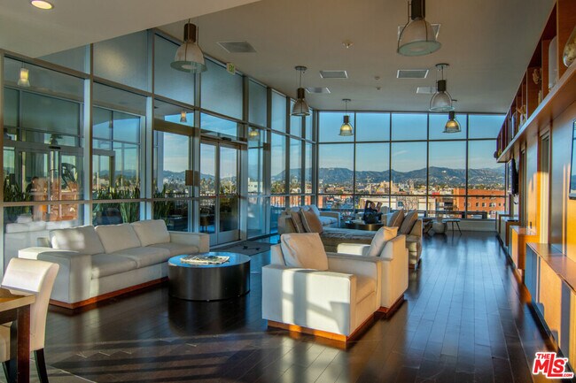 Building Photo - 3785 Wilshire Blvd