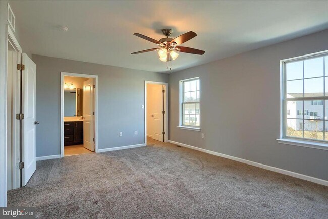 Building Photo - 723 Jonathan Ct