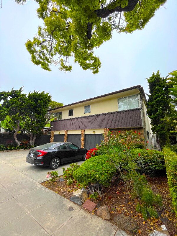 Building Photo - 807 3rd St