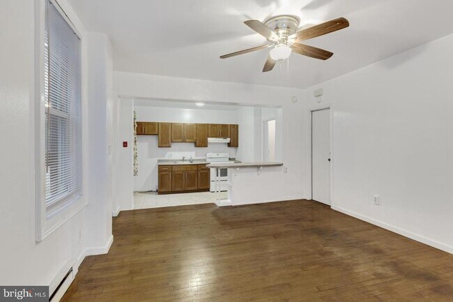 Building Photo - 600 E Girard Ave