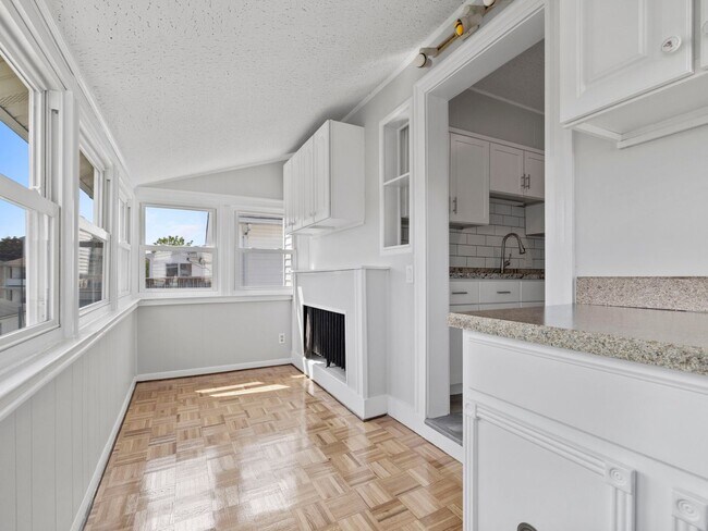Building Photo - Massive Medford Apt near T & Tufts!  2-bat...