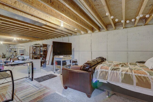 Building Photo - Beautiful 3-Bedroom, 2-Bath Ranch Home for...