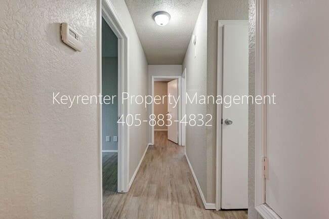 Building Photo - 313 Belmont Dr