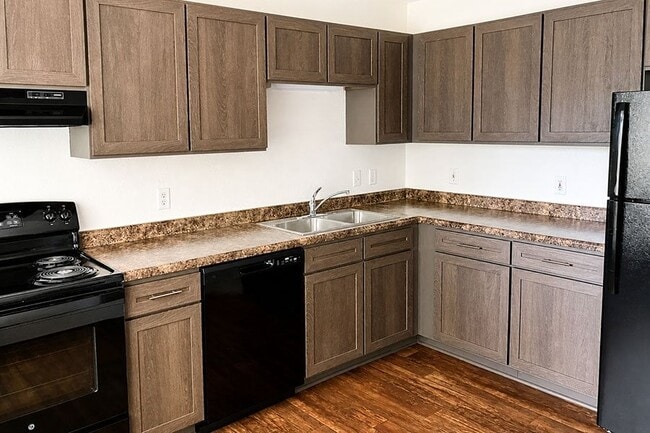 Building Photo - PARKWAY TOWNHOUSES