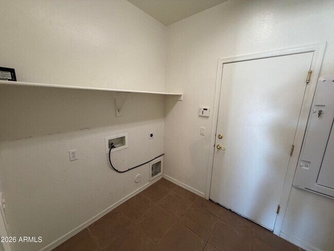 Building Photo - 24763 W Jones Ave