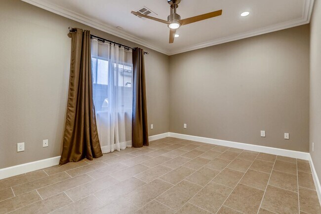 Building Photo - Stunning 4 Bedroom /4bath in Summerlin