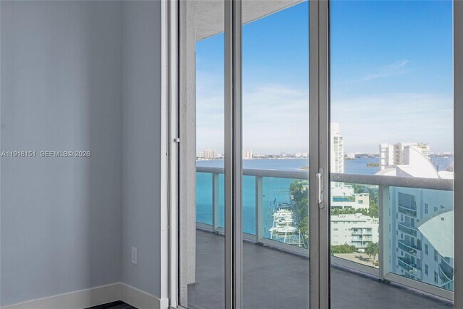 Building Photo - 7900 Harbor Island Dr