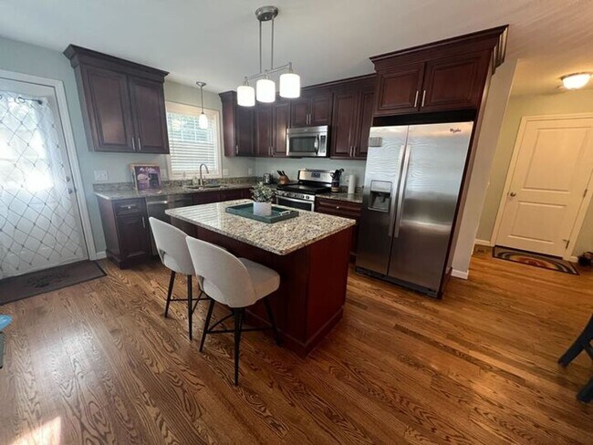 Building Photo - Charming 3-Bedroom Home with Modern Comfor...