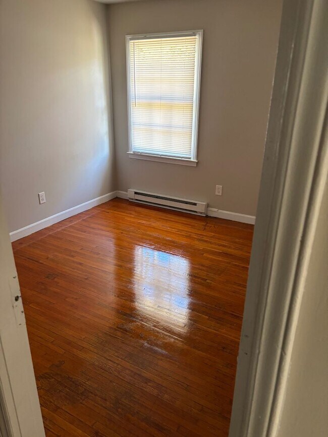 Building Photo - Coming Soon! 3 Bedroom Single Family Home