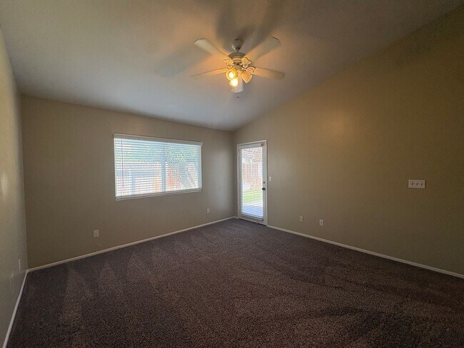 Building Photo - 7110 Rogue River Dr