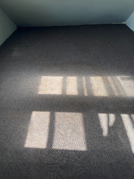 Building Photo - 11907 Continental Ave