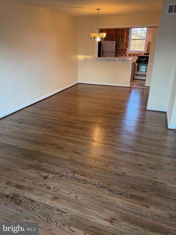 Building Photo - 3765 Mark Dr