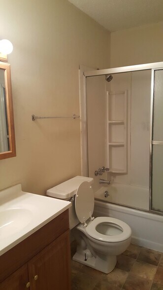 Building Photo - 3030 Congress Blvd