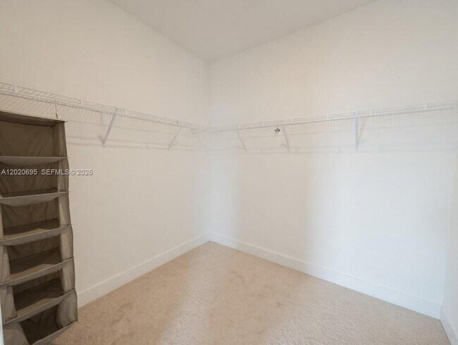 Building Photo - 217 SW 170th Ave