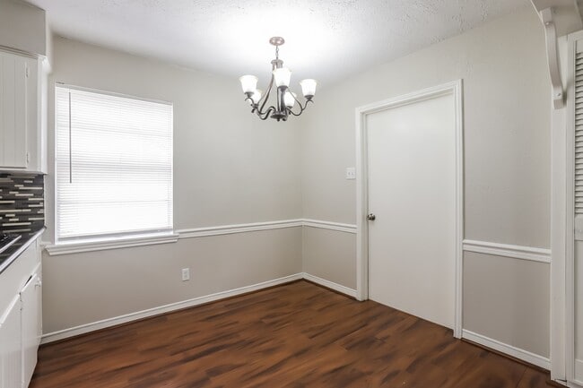 Building Photo - 12115 Hillcroft St