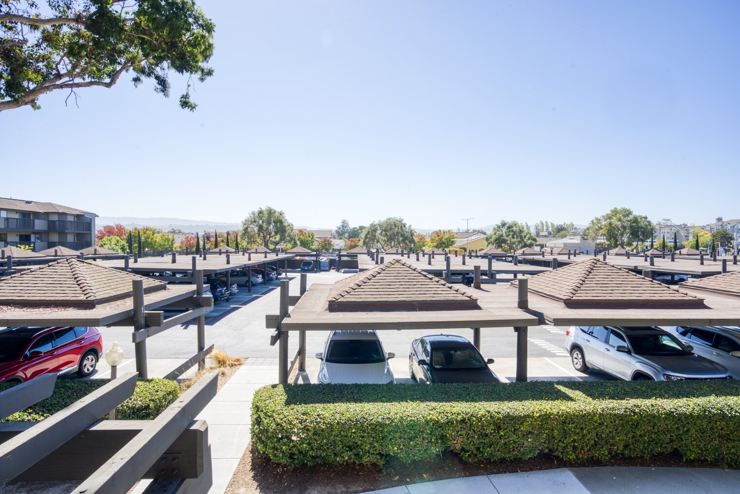 Building Photo - 644 Edgewater Blvd