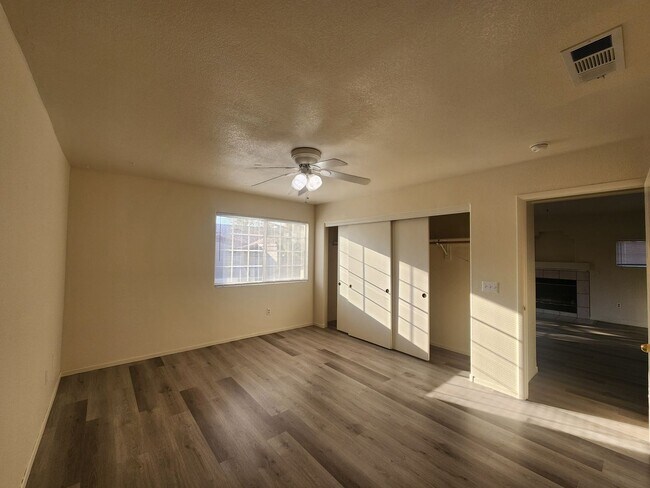 Building Photo - Great Location in Green Valley