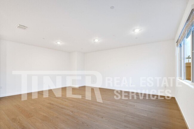 Building Photo - 8540 Anker Wy