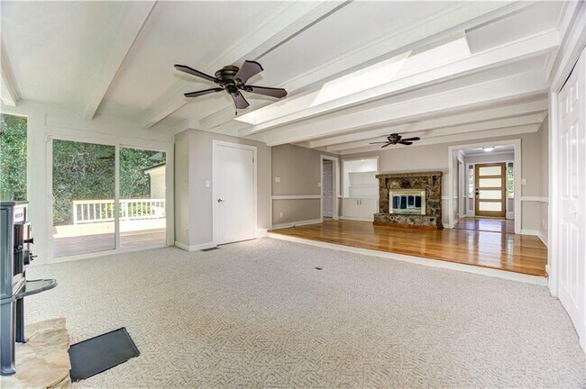 Building Photo - 1837 Chancery Ln