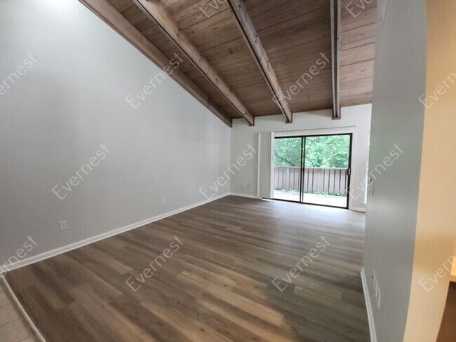 Building Photo - 3815 Paces Ferry W