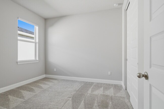 Building Photo - 8558 Dahlia Cir