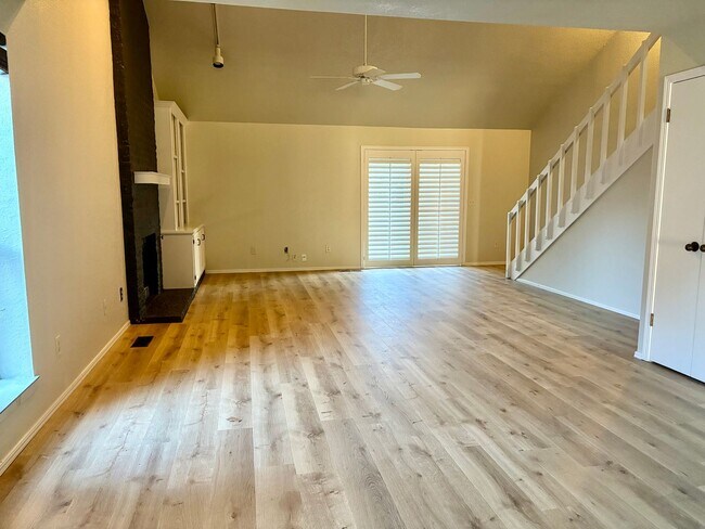 Building Photo - Three bedroom West Norman