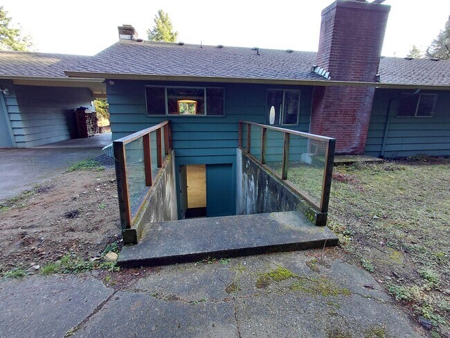 Building Photo - Silverdale Area Home