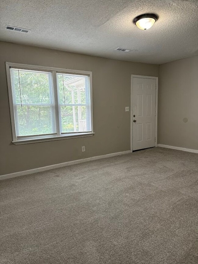 Building Photo - 4 Bed 1 Bath in Atlanta! $500 off for the first month rent!