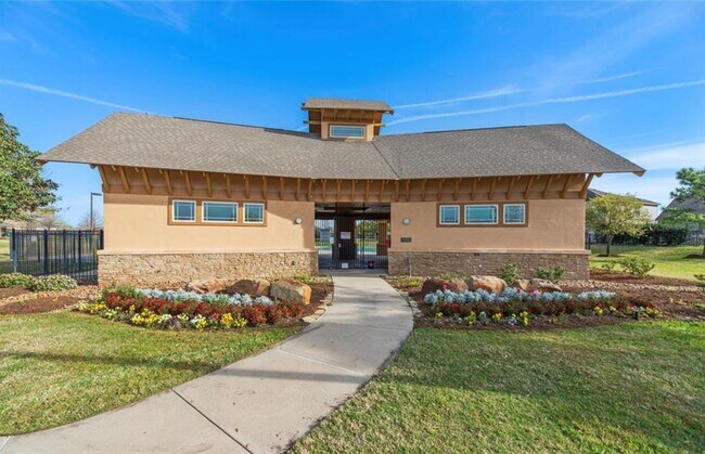 Building Photo - 15219 Bartlett Landing Dr