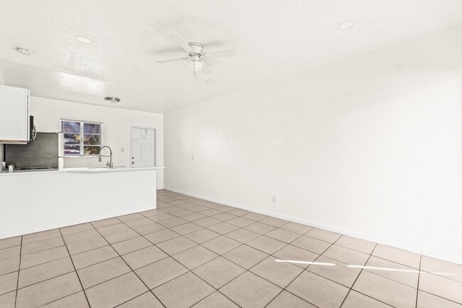 Building Photo - 211 Sunrise Ave