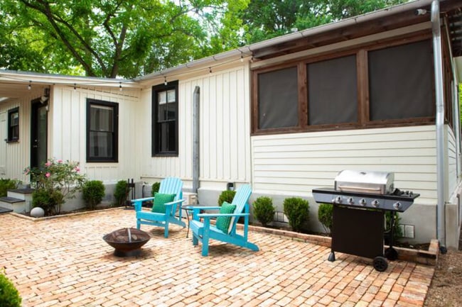 Building Photo - 2703 S 2nd St