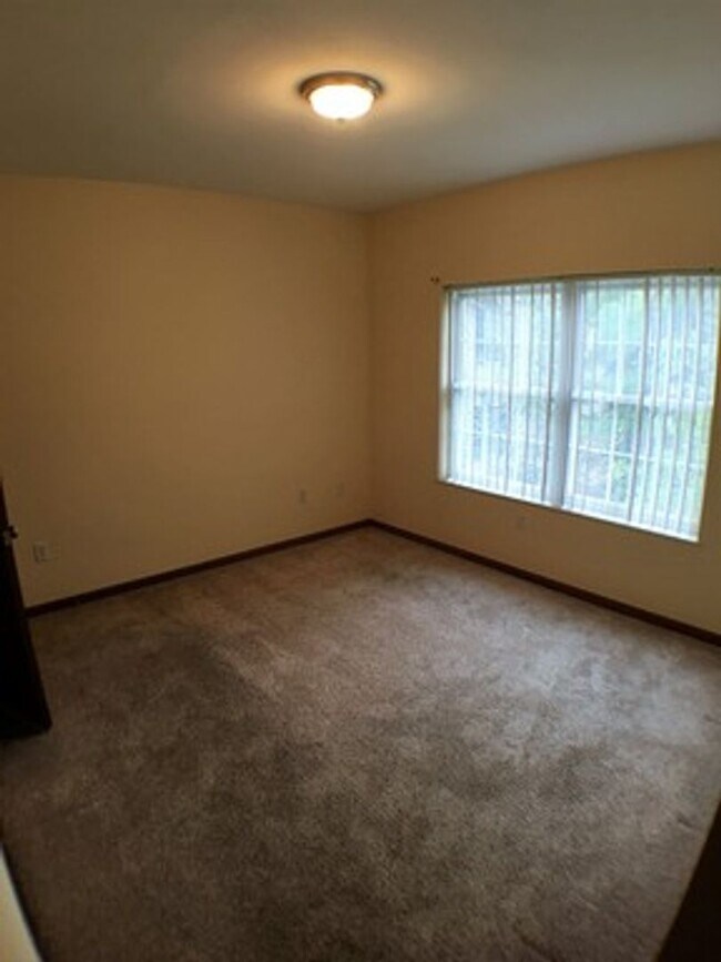 Building Photo - Lindbergh Apartment!