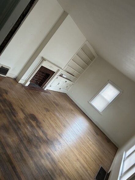 Building Photo - 227 6th St
