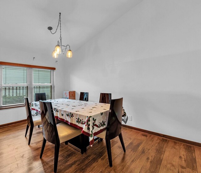 Building Photo - 204 Cameron Dr