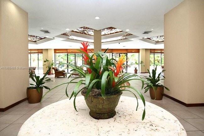Building Photo - 1450 Brickell Bay Dr