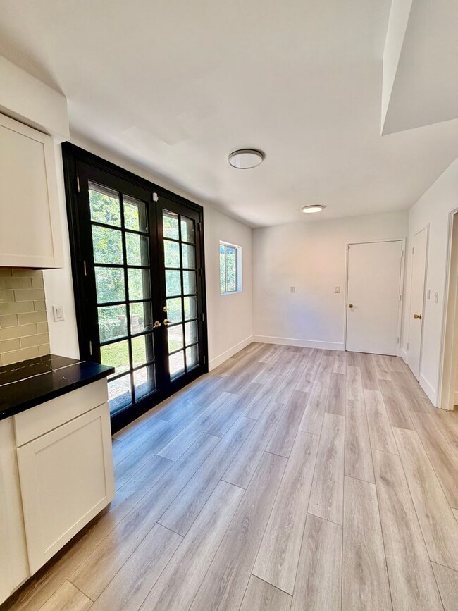 Building Photo - Gorgeous Encino Hills Home