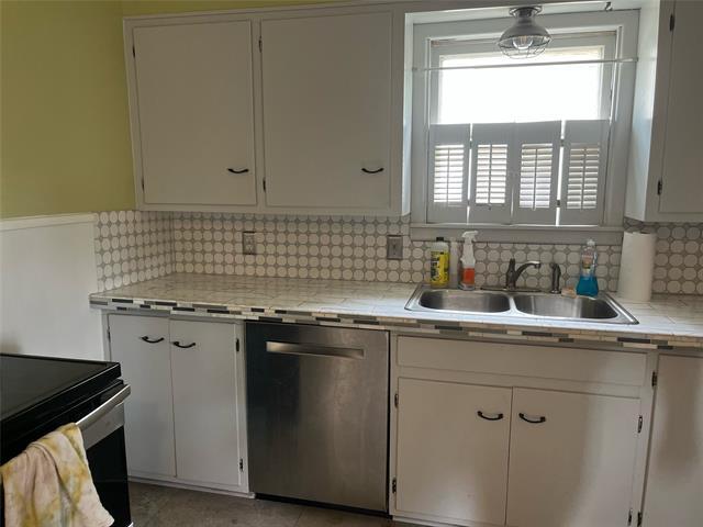 Building Photo - 4050 Russell Ave