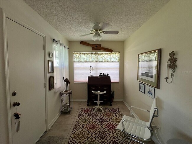 Building Photo - 2104 Hereford Dr