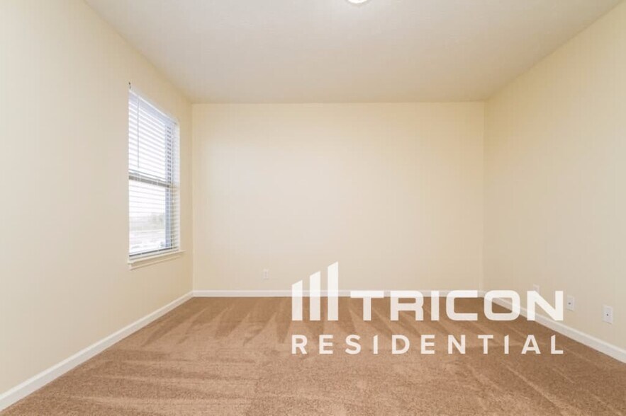 Building Photo - 1712 Colyn Avenue