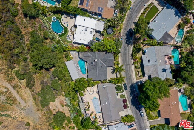 Building Photo - 3650 Sapphire Dr