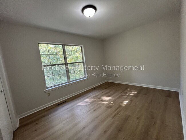 Building Photo - 16134 Clarence Ct