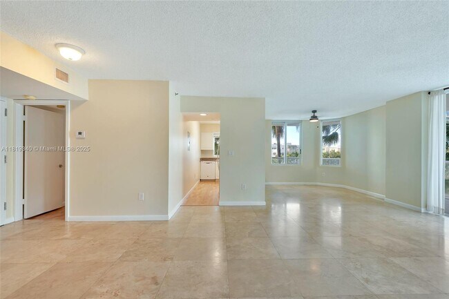 Building Photo - 5900 Collins Ave