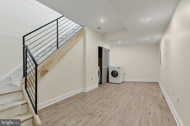 Building Photo - 511 Gorgas Ln