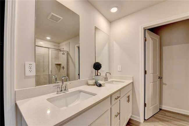 Building Photo - 2357 Whitworth St